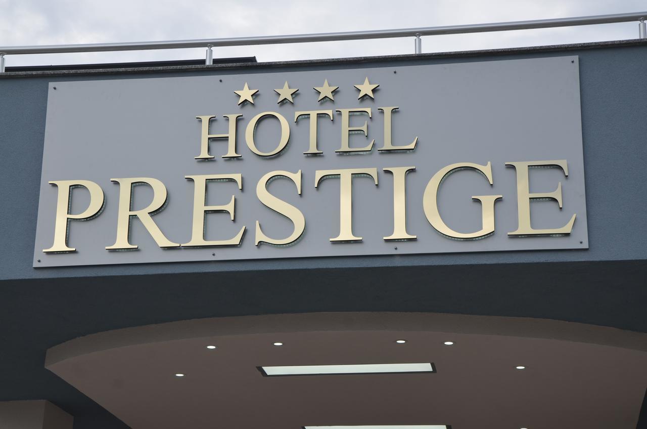 Hotel Prestige สตรูกา ภายนอก รูปภาพ