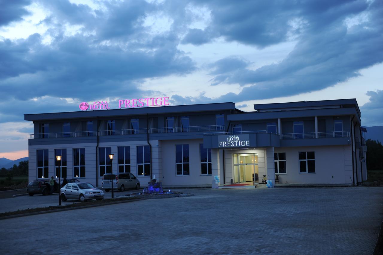 Hotel Prestige สตรูกา ภายนอก รูปภาพ