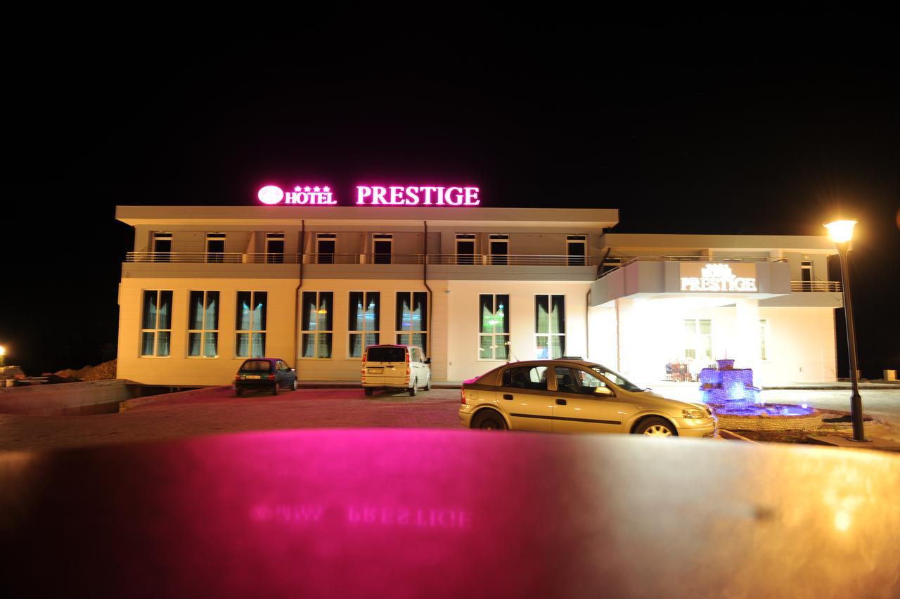 Hotel Prestige สตรูกา ภายนอก รูปภาพ