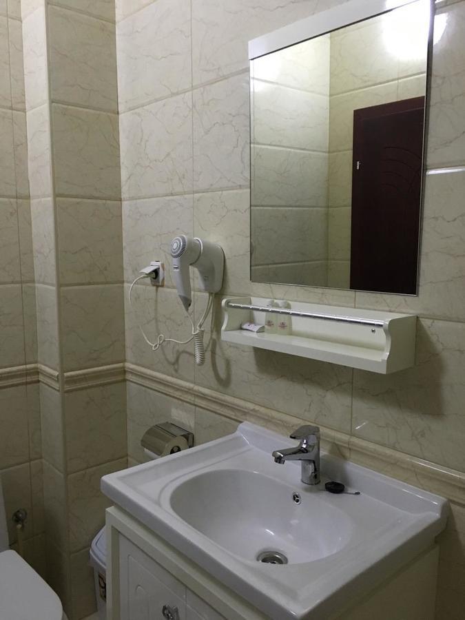 Hotel Prestige สตรูกา ภายนอก รูปภาพ